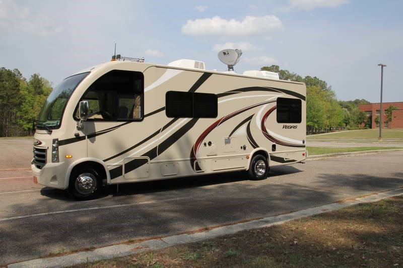 2016 Thor Motor Coach Vegas 25.2 - 058