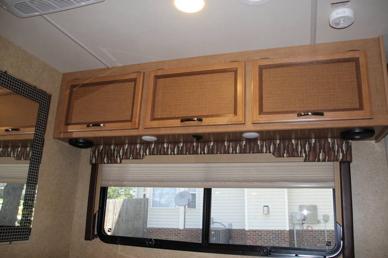 2016 Thor Motor Coach Vegas 25.2 - 070