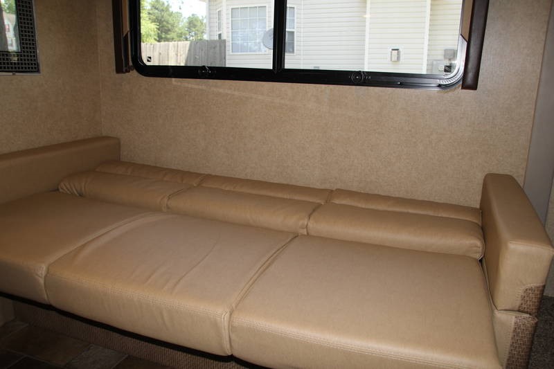 2016 Thor Motor Coach Vegas 25.2 - 073