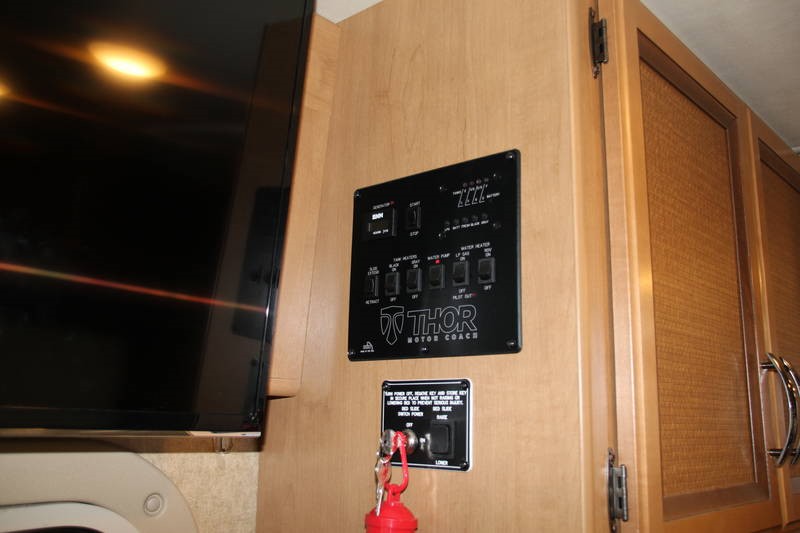 2016 Thor Motor Coach Vegas 25.2 - 084