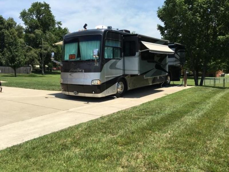 2004 Tiffin Allegro Bus 38DP - 001
