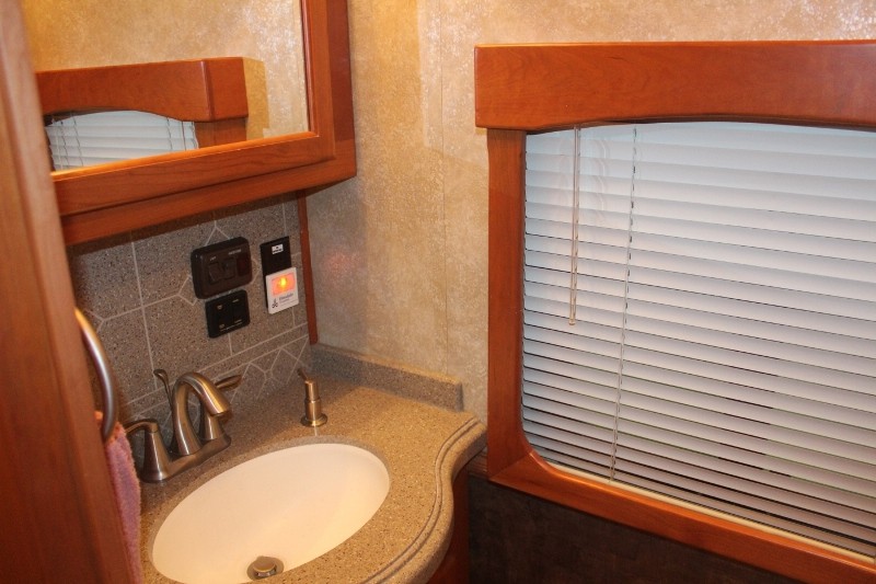 2009 Tiffin Allegro Bus 40 QSP - 012