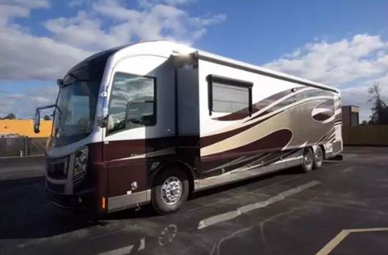 2014 American Coach American Heritage 45T - 029