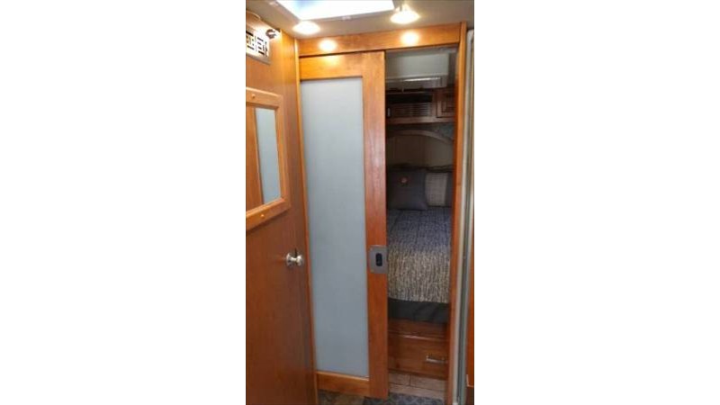 2015 Tiffin Allegro Breeze 28BR - 018