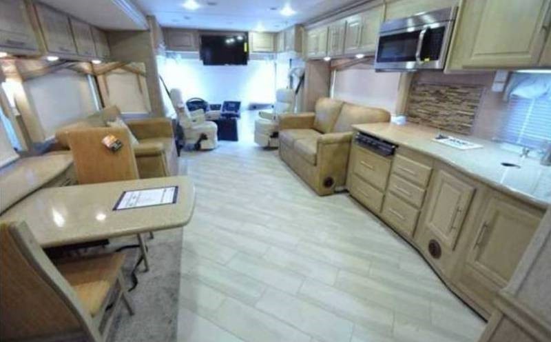 2015 Coachmen Pathfinder 404RB - 003