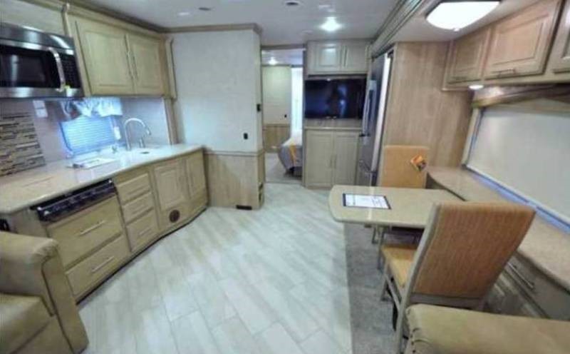 2015 Coachmen Pathfinder 404RB - 005