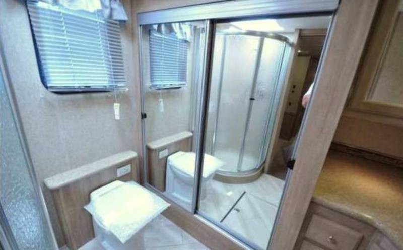 2015 Coachmen Pathfinder 404RB - 008