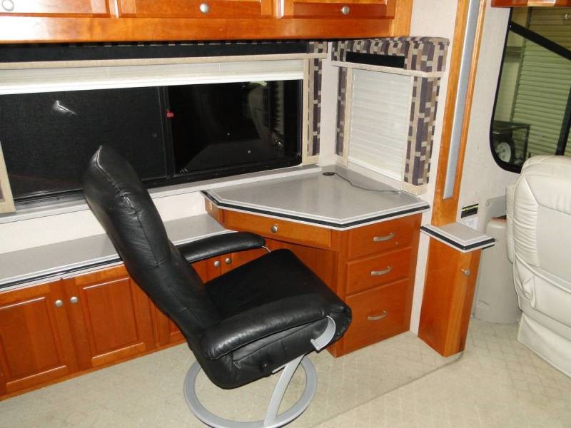 2005 Monaco Executive 45CAQ - 008