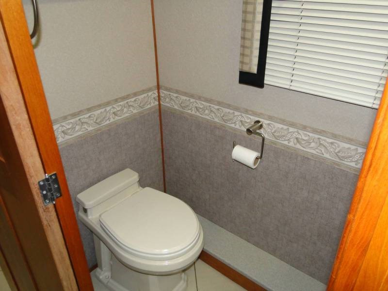 2005 Monaco Executive 45CAQ - 019