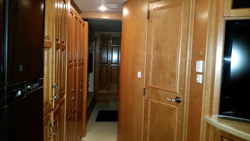 2009 Newmar Dutch Star 4386 - 011