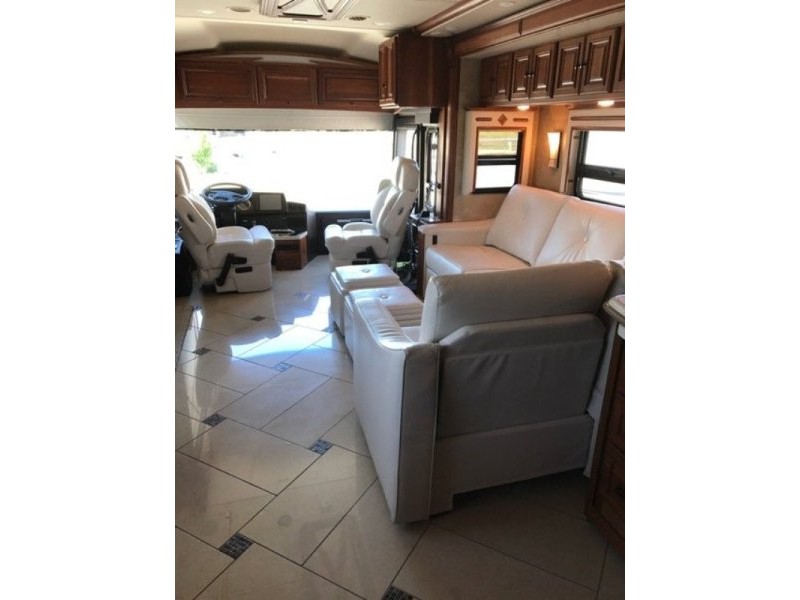 2015 Winnebago Tour 42QD - 004