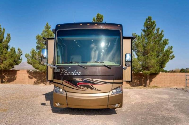 2014 Tiffin Phaeton 36GH - 003