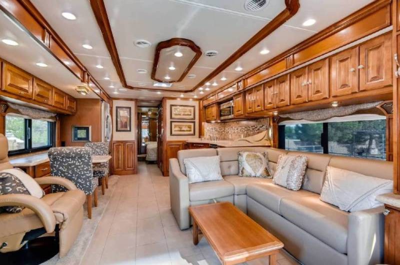 2014 Tiffin Phaeton 36GH - 004