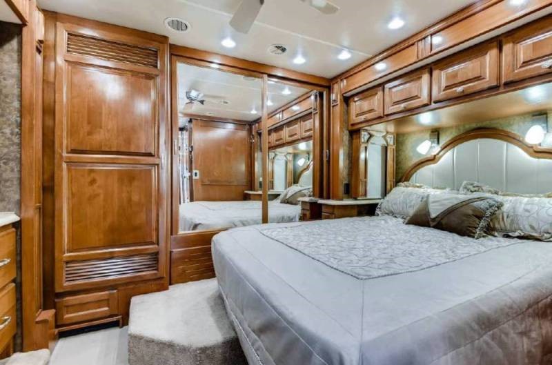 2014 Tiffin Phaeton 36GH - 013