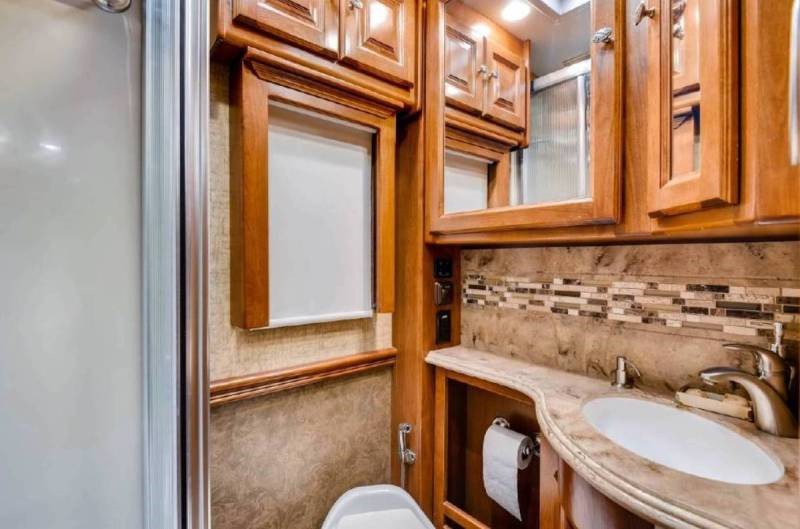 2014 Tiffin Phaeton 36GH - 016