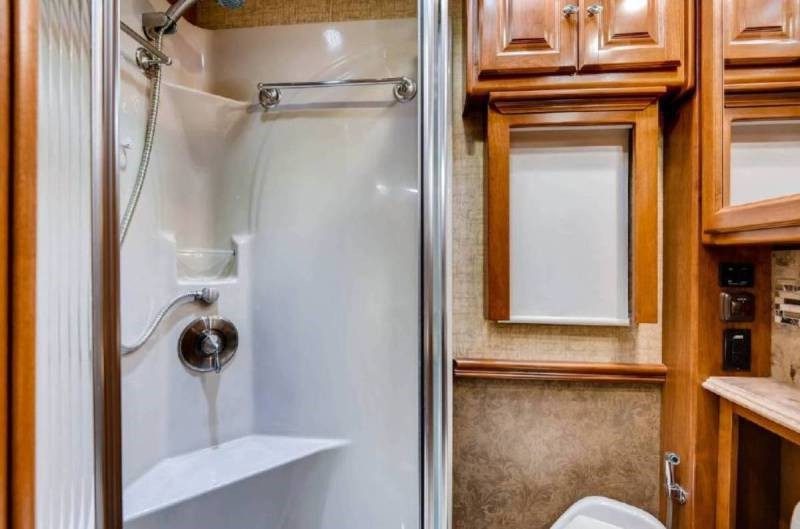 2014 Tiffin Phaeton 36GH - 017