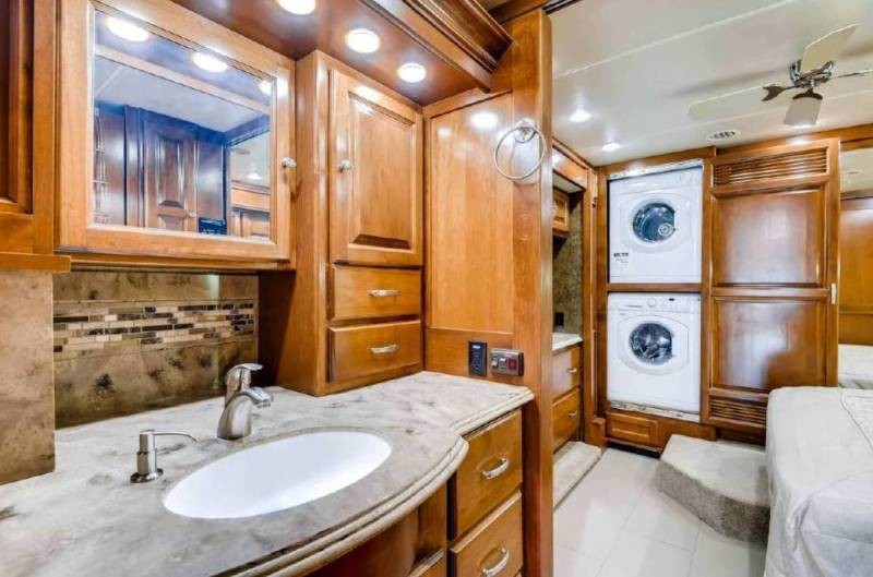 2014 Tiffin Phaeton 36GH - 018