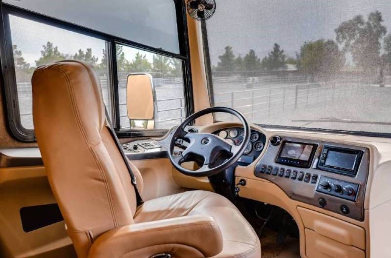 2014 Tiffin Phaeton 36GH - 020