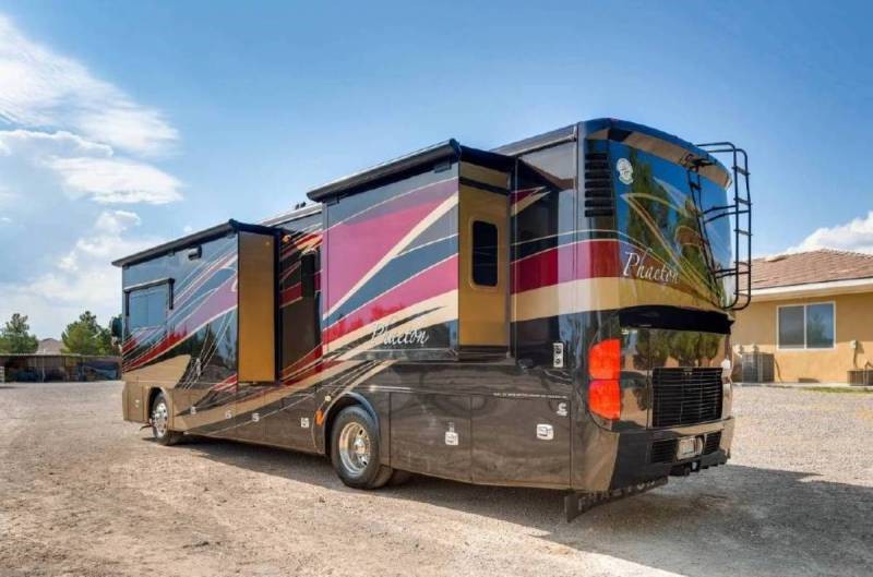 2014 Tiffin Phaeton 36GH - 025