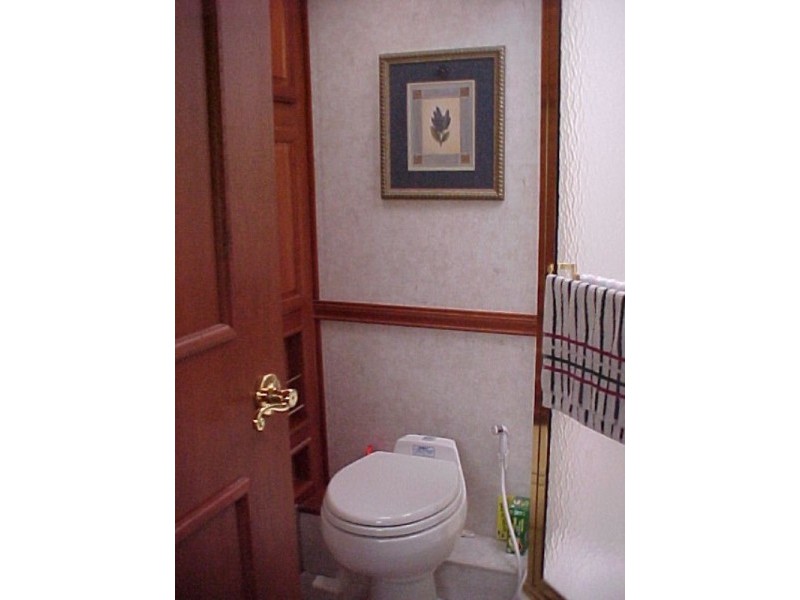 2004 Winnebago Vectra 34TD - 016