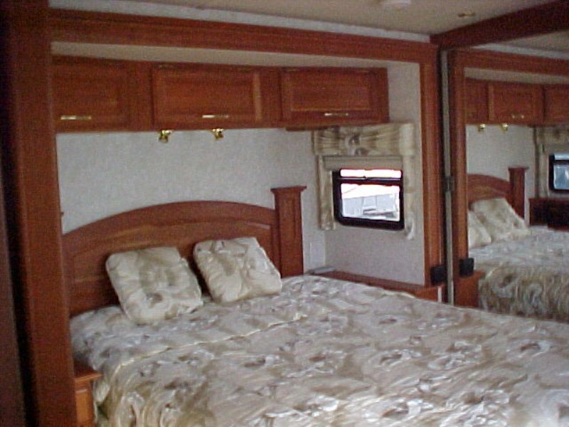 2004 Winnebago Vectra 34TD - 019