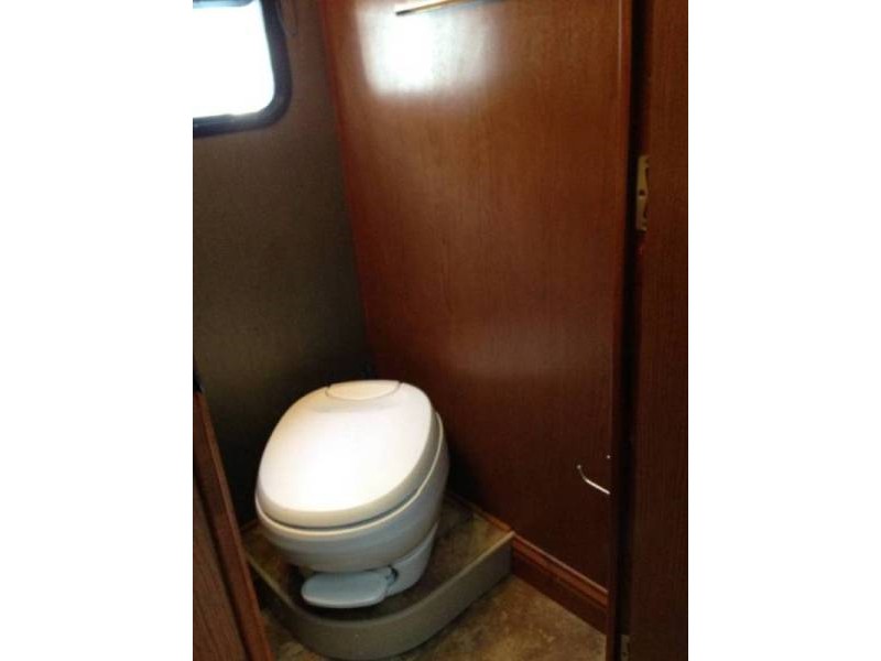 2013 Tiffin Allegro Breeze 32BR - 018