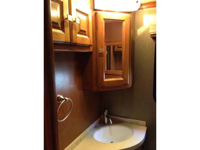 2013 Tiffin Allegro Breeze 32BR - 019