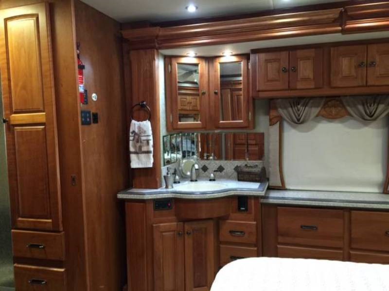 2005 Tiffin Zephyr - 017