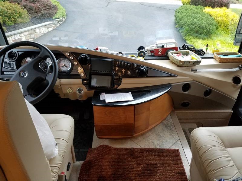 2016 American Coach American Tradition 42G -005