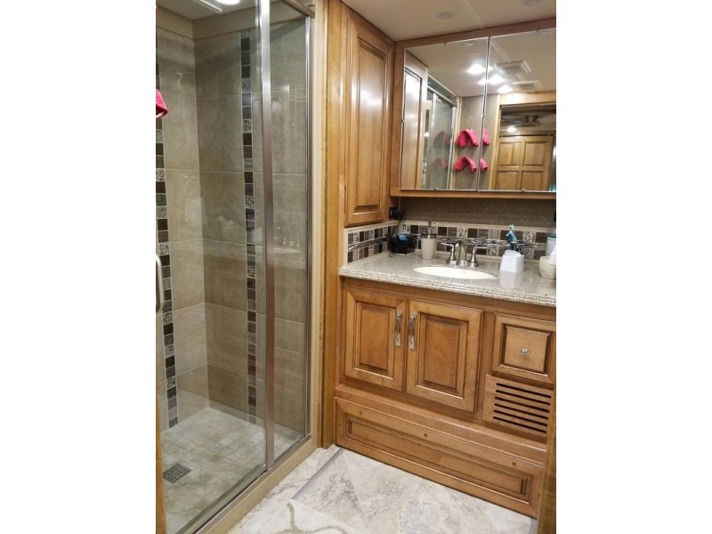 2016 American Coach American Tradition 42G -008