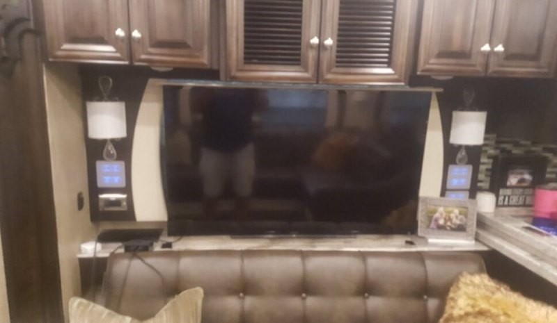 2015 Newmar Essex 4503 - 024