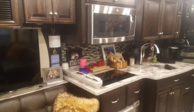 2015 Newmar Essex 4503 - 032