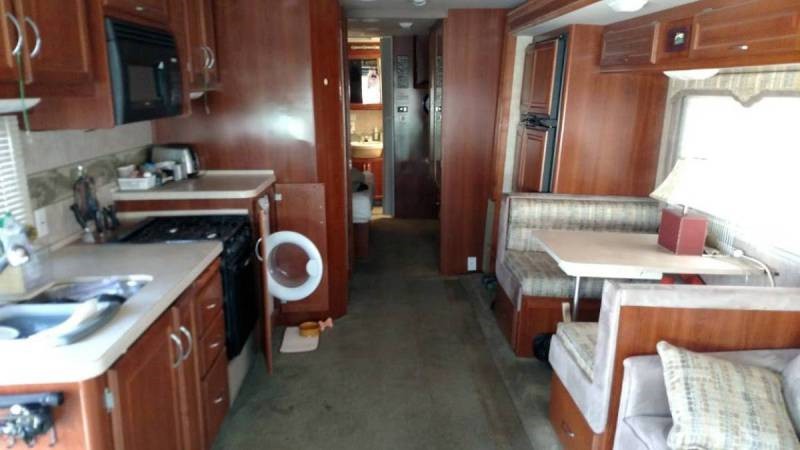 2007 Fleetwood Bounder 35E - 003