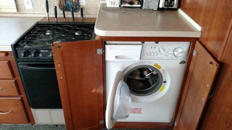 2007 Fleetwood Bounder 35E - 006