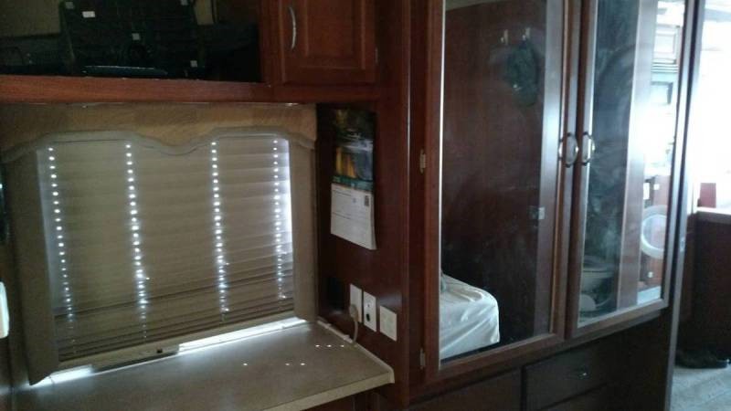 2007 Fleetwood Bounder 35E - 008