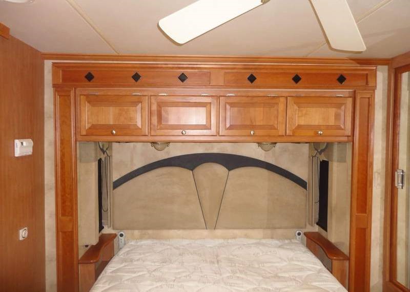 2009 Tiffin Allegro Bay 37QDB - 010