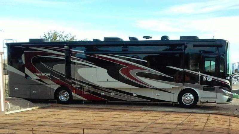 2015 Tiffin Phaeton 40AH