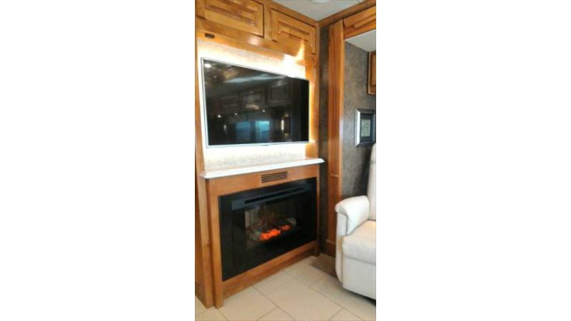 2015 Tiffin Phaeton 40AH - 012