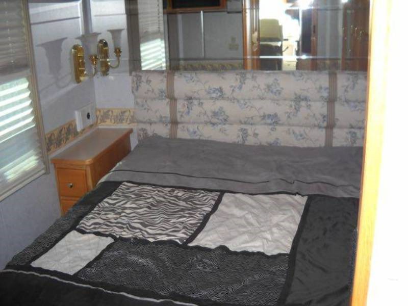 2003 Winnebago Journey 34H - 014