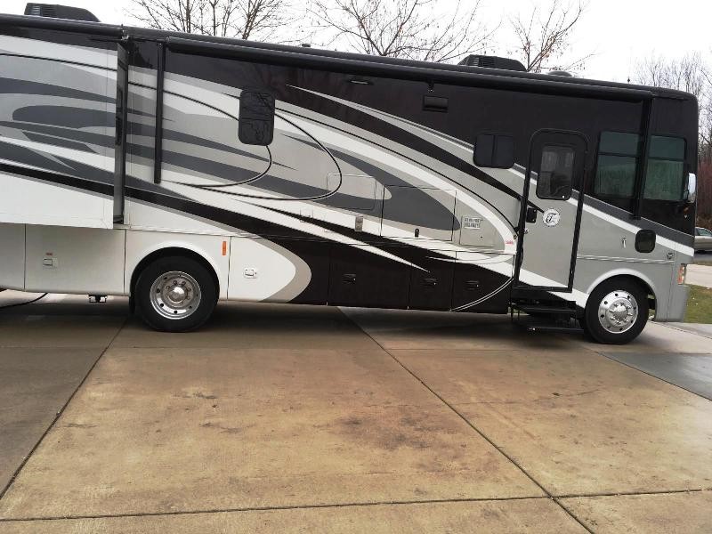 2016 Tiffin Allegro Open Road 32SA - 002