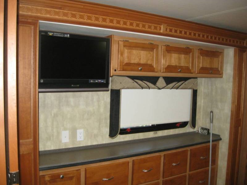 2008 Tiffin Phaeton 42QRH - 014