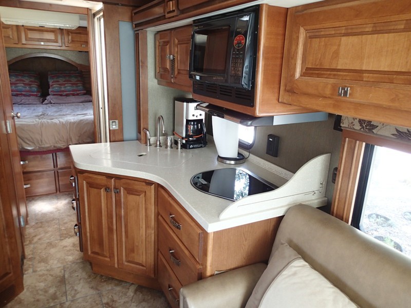 2013 Tiffin Allegro Breeze 28BR - 007