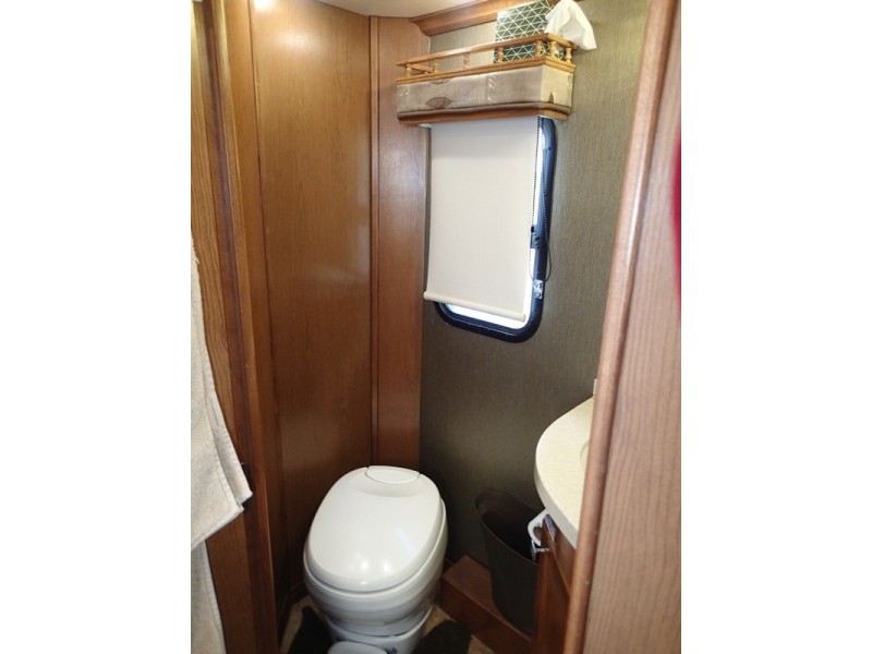 2013 Tiffin Allegro Breeze 28BR - 012