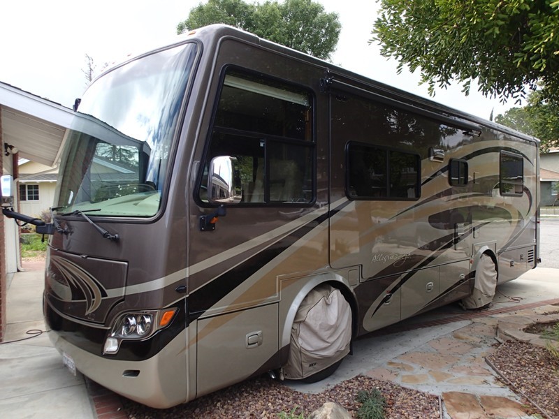 2013 Tiffin Allegro Breeze 28BR - 015