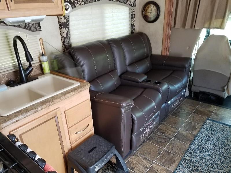 2013 THOR Four Winds Chateau 31A - 006
