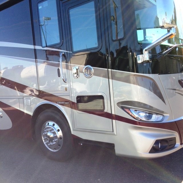 2017 Tiffin Phaeton 44OH - 006