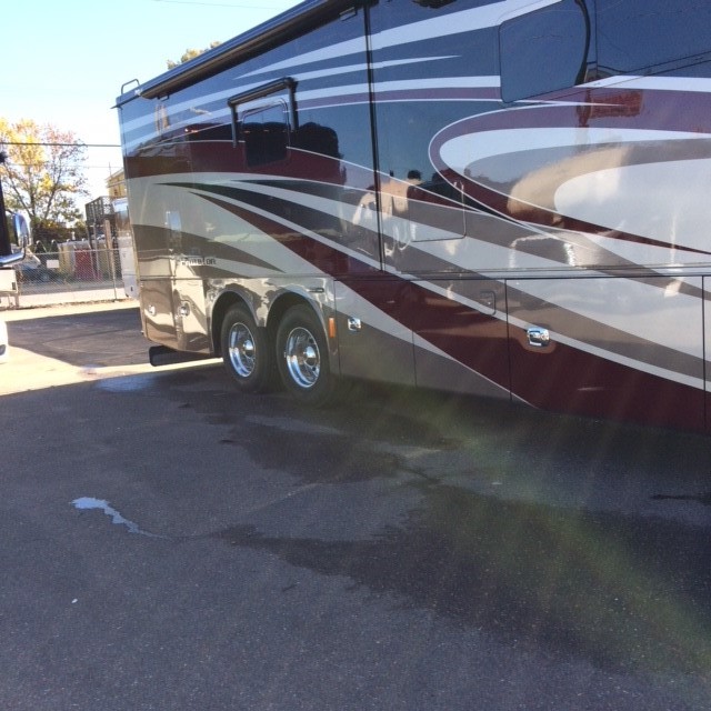 2017 Tiffin Phaeton 44OH - 008