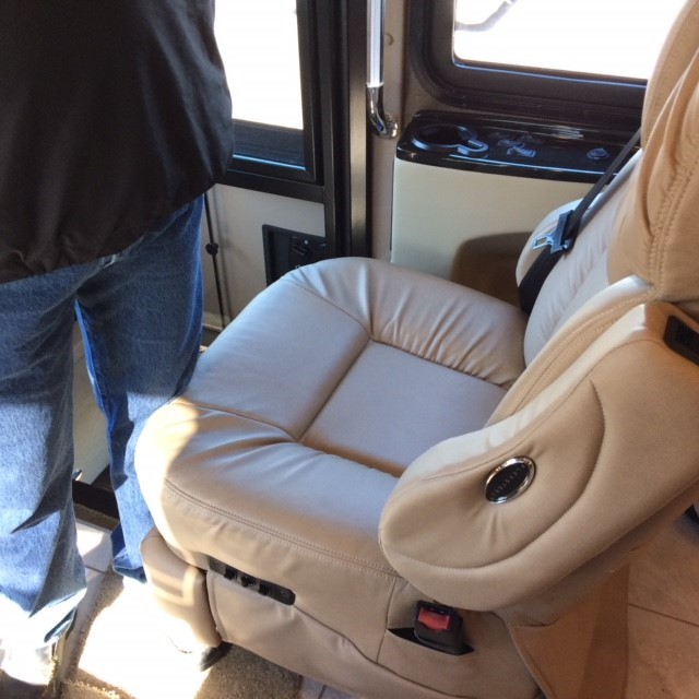 2017 Tiffin Phaeton 44OH - 012