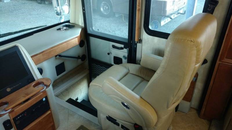 2008 Tiffin Phaeton 40QSH - 008