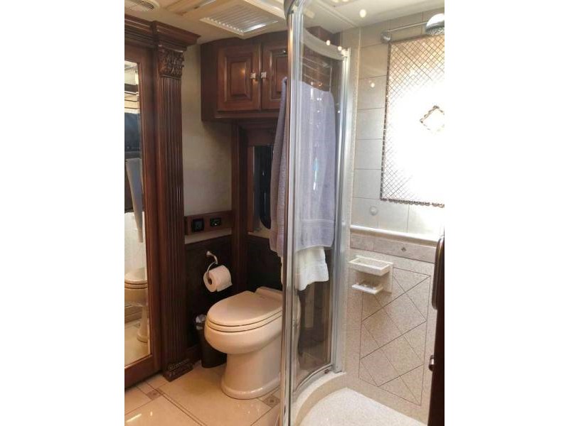 2011 Tiffin Zephyr 45QBZ - 022